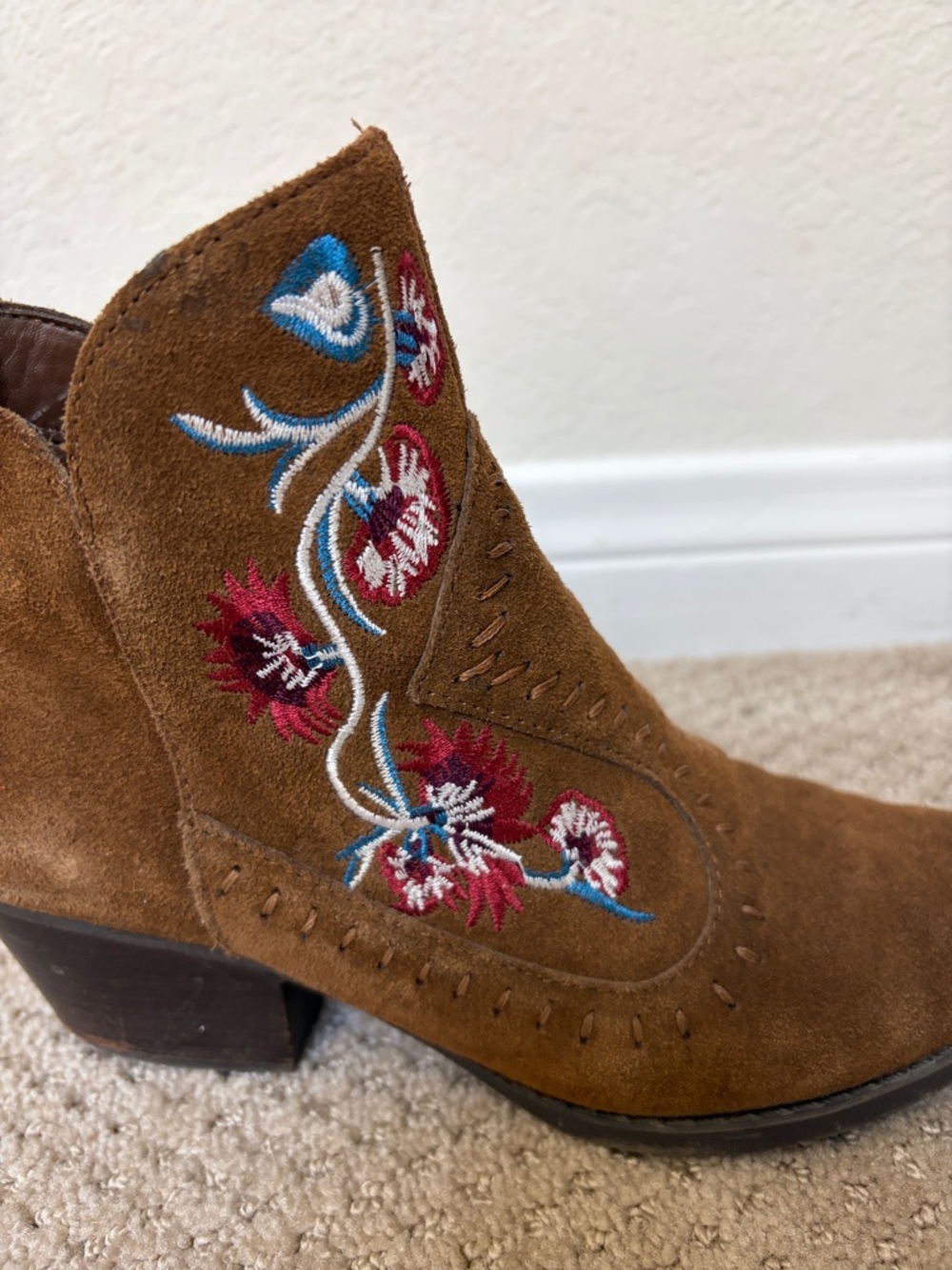 Carlos Santana Suede Western Bootie - Picture 4 of 10